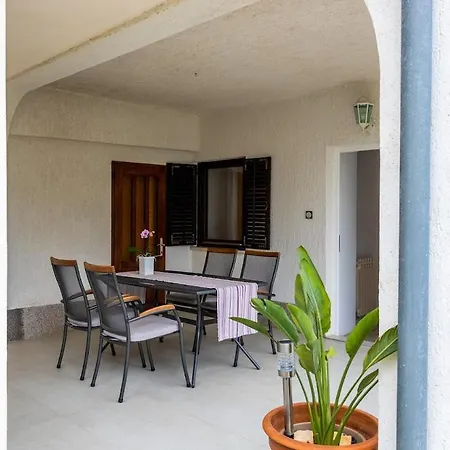 Anton Apartamento Punat